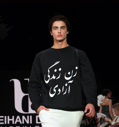 Unisex sweatshirt with Woman-Life-Freedom imprint in Persian
